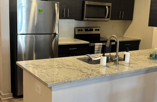 Loring Heights Apartment | Mulan Escapes - Luxury Buckhead Gem - Free Parking