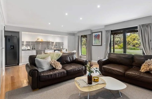 Invermay House | Mulberry Mews Cottage