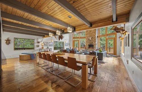 Government Camp House | Mule Deer - Luxury Mount Hood Chalet