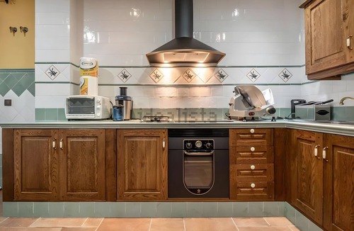 Guejar Sierra Apartment | Mulhacén Apartment with Mountain Views and Wi-Fi