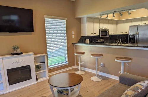 April Sound Condo | Mulligan Lake Conroe, April Sound Lic 32076446569