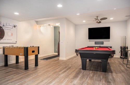 Jefferson House | Mulligan Manor Golf Course Views Fun Amenities