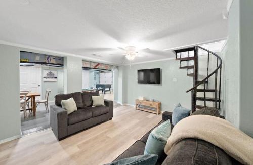 San Leon House | Multi-family Property with Private Pool, Large Yard and Steps From the Bay