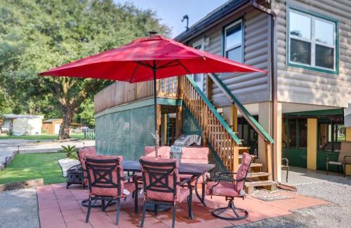 Russellville House | Multi-Level Bonneau Cabin Walk to Lake!
