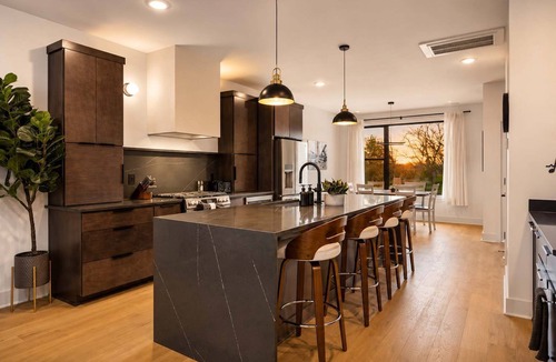 Hurwood Heights Apartment | Multi-level home with hot tub and rooftop views