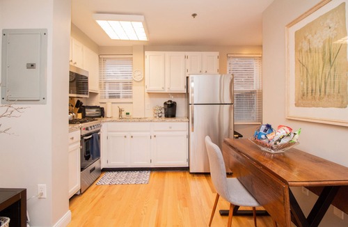 Riverside Apartment | Multi-Level Townhouse, Harvard, MIT, Red line