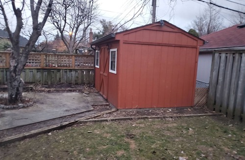 Old East York House | Multiple bedroom house with gigabit internet and amenities included!n