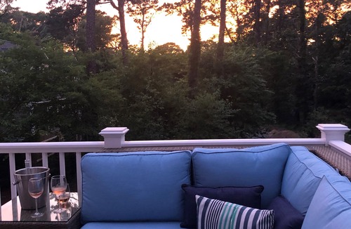 Oak Bluffs House | Multiple Ensuites, Central Air, Perfect Location