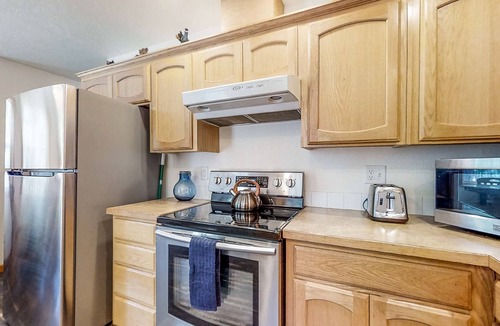 Crescent House | Multiple Unit Retreat w/Firepit & Enclosed Yard