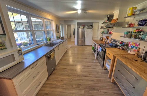Rideau Lakes House | Multnomah Estate | Private Waterfront Retreat on Indian Lake