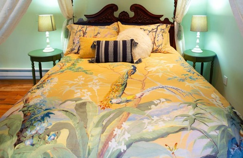 Multnomah Village Bed & Breakfast | Multnomah Hidden Pond - stunning upscale romantic in lush background setting