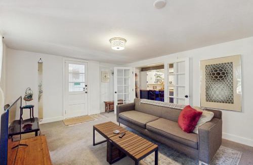 Multnomah House | Multnomah Village Hideaway