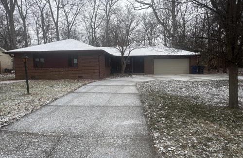 Yorktown House | Muncie 3 bedroom 2 bath brick home