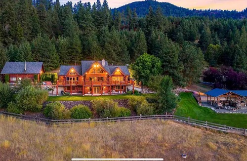 Colville House | Muncton Mountain Lodge