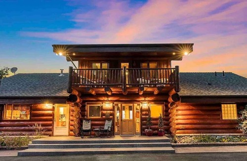 Colville House | Muncton Mountain Lodge