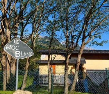 Saint-Pierre-dels-Forcats Apartment | Muntanya i esports, St Pierre F - by CaLQUEROL