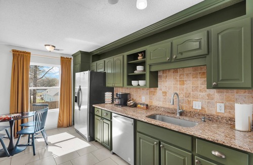 Pooler House | Murder Mystery Retreat