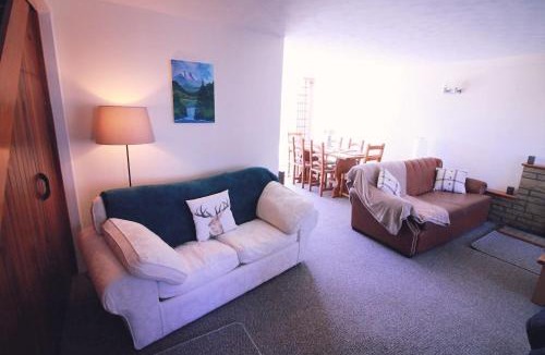 Edern House | Muriau Gwyn, Edern, Morfa Nefyn