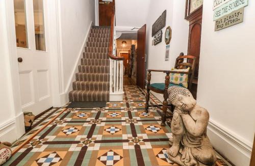 Bont Newydd House | Muriau Park