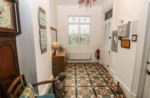 Bont Newydd House | Muriau Park