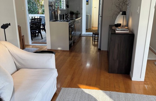 Muriwai Cottage | Muriwai Beachstays - Pango Cottage