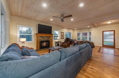 Forest Meadows House | Murph Lodge