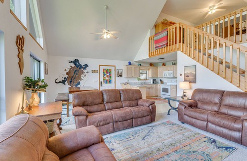 Upper Peachtree Cabin | Murphy Cabin w/Deck & Sweeping Mountain Views!