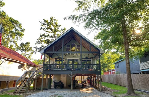 Zavalla Cabin | Murphy Lake House