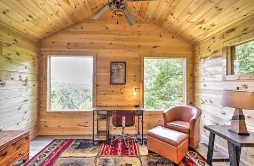 Unaka Cabin | Murphy Mtn Retreat: Wraparound Deck & Hot Tub