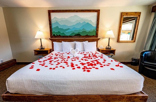 Estes Park Cabin | Murphy's River Lodge