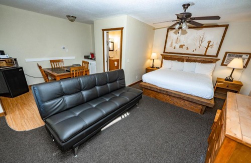 Estes Park Cabin | Murphy's River Lodge