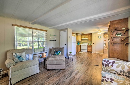 Murray Cabin | Murray Getaway w/Deck: Near Fishing & Boating!