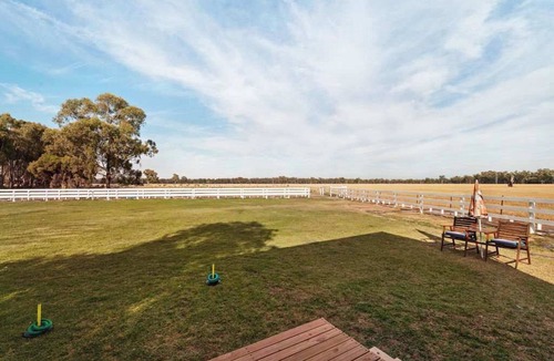 Koonoomoo House | Murray Haven Farm Stay by Tiny Away