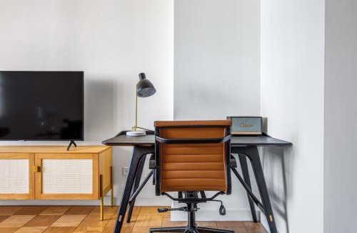 Tudor City Apartment | Murray Hill Studio w Doorman Gym Pool Parking NYC-582