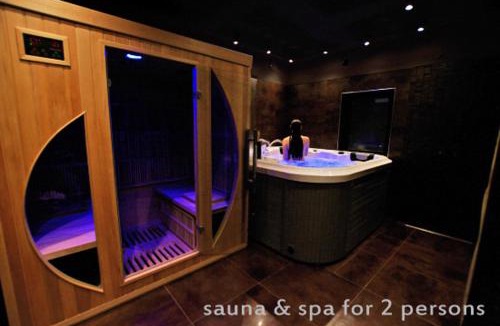 Murter Apartment | Murter-Center, studio for 2 with sauna &Jacuzzi id 678