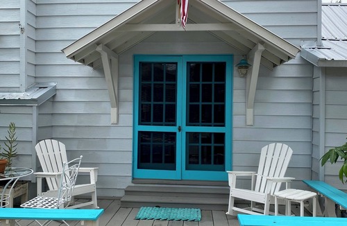 Historic District House | "MUSE HAVEN" - Spacious Relaxing Retreat, Pet-Friendly