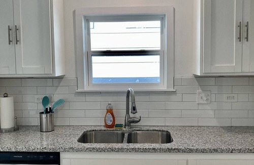 South Central Houston Apartment | Museum District - 3Br/2Ba Sunny apartment with King Bed