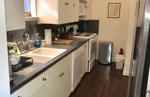 Boulevard Oaks Cottage | Museum District Cottage on Historic Property with Charming Gardens