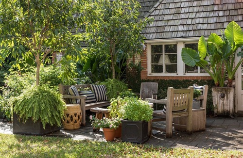 Boulevard Oaks Cottage | Museum District Cottage on Historic Property with Charming Gardens