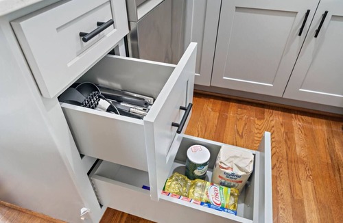 MacGregor Apartment | Museums Med Center Flat | Games WiFi Fire Pit BBQ