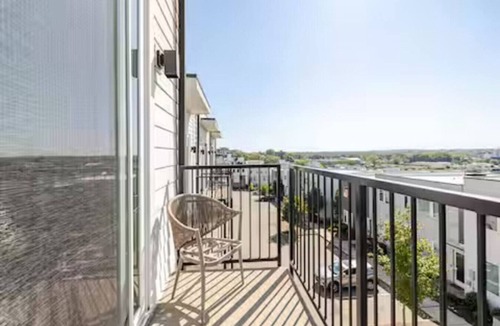 Katie Hill Neighborhood House | Music City 10 Min to Down Town Rooftop Views
