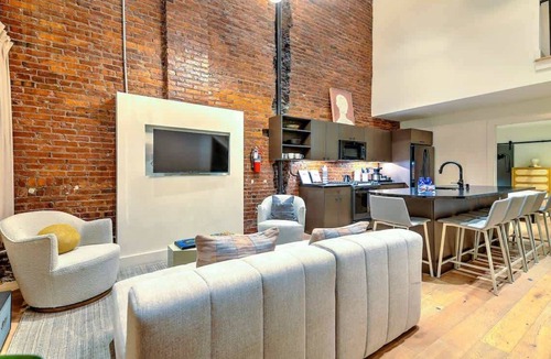 Arts District Apartment | Music City Retreat, 2BR Historic Home - Walk to DT