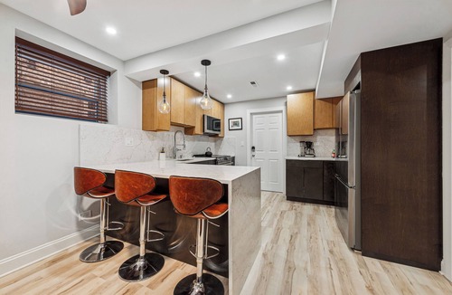 Sheridan Park Apartment | Music-Inspired 2BR Garden Flat in Historic Uptown Near Legendary Music Venues