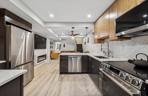 Sheridan Park Apartment | Music-Inspired 2BR Garden Flat in Historic Uptown Near Legendary Music Venues