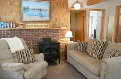 Grand Marais Cottage | Music makers' cottage
