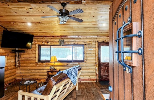 Mid America Cabin | Music Mountain Retreat Cabin B