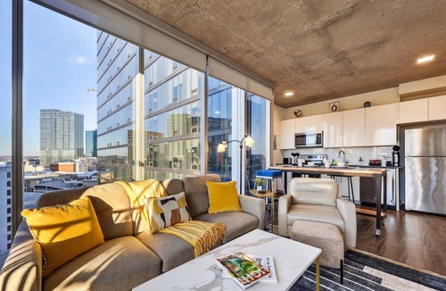 Music Row Apartment | Music Row 11th Floor Corner Apt. Breathtaking View
