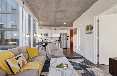 Music Row Apartment | Music Row 11th Floor Corner Apt. Breathtaking View