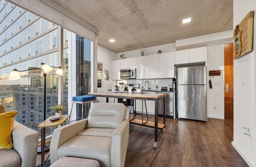 Music Row Apartment | Music Row 11th Floor Corner Apt. Breathtaking View