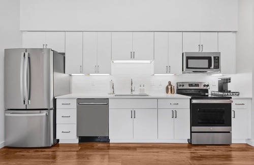 Edgehill Condo | Music Row Bungalow-Pool-Free parking-Rooftop-Near Gulch, Vanderbilt & Broadway
